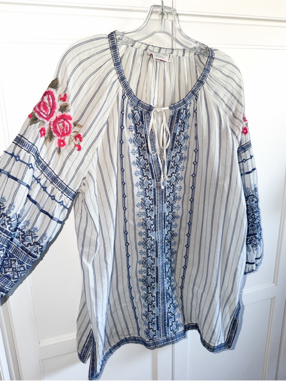 JOHNNY WAS Shea Blouse Santori Stripes Embroidered Blue/White Peasant Boho Med - Picture 7 of 13